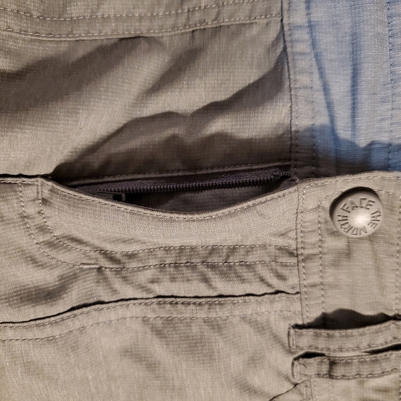 The North Face cropped stretch nylon pants size 4 - Picture 13 of 13